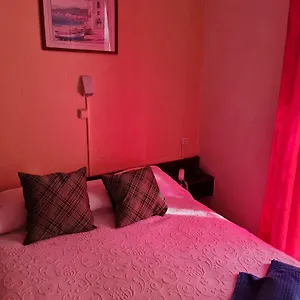 2* Maison d'hôtes Pensao Residencial Flor Dos Cavaleiros